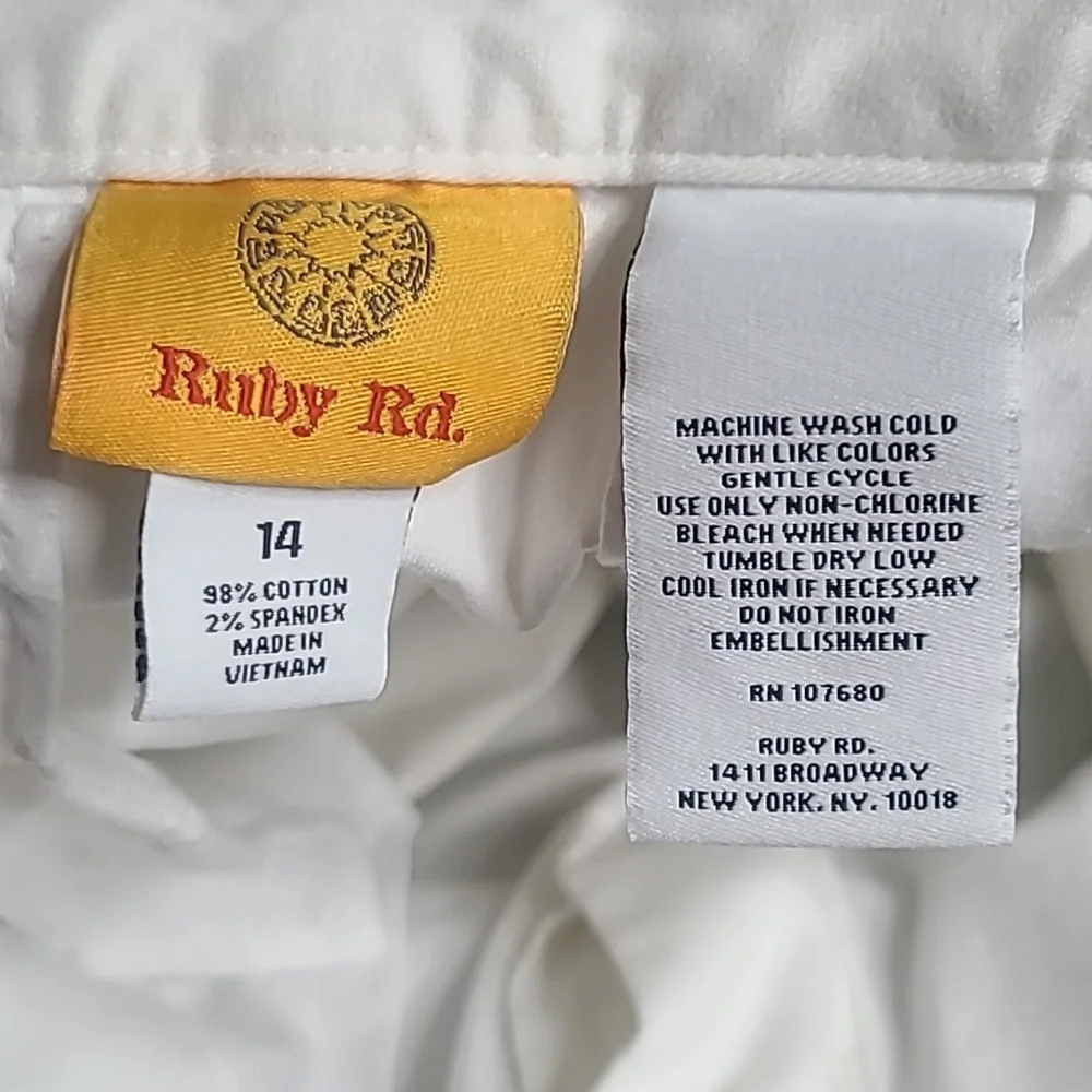 Ruby Rd. White Capris - Picture 9 of 9